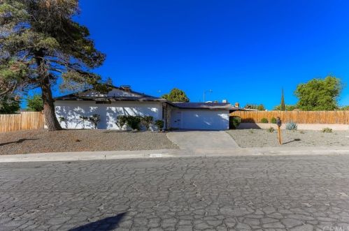13974 Wimbleton Dr, Victorville, CA 92395-4336