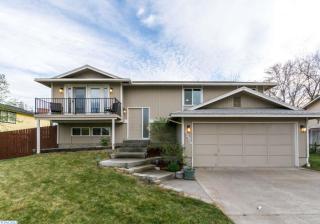 8225 Entiat Pl, Kennewick, WA 99336-1637