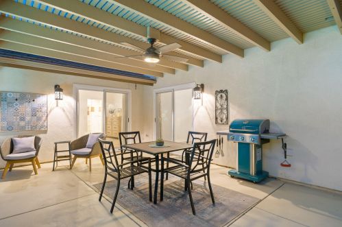 51915 Avenida Alvarado, La Quinta CA  92253-3190 exterior