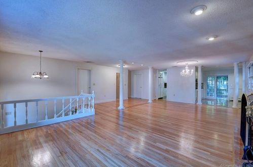 1107 Farmington Ave, Hartford CT  06107-2117 exterior