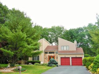 80 Windsor Dr, Tinton Falls, NJ 07724-2165