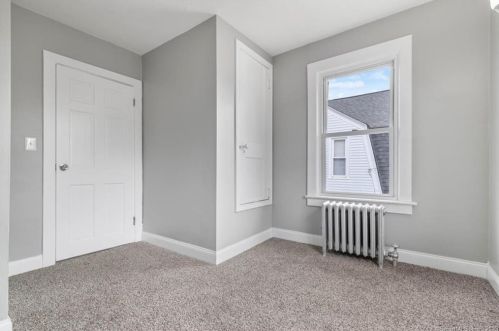 19 Waller Ct, United States Coast Guard Ac CT  06320-5217 exterior