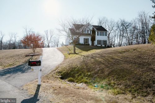 4 Battery Ridge Dr, Fredericksburg VA  22405-3568 exterior