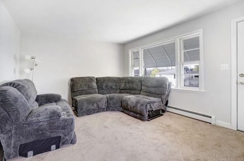 20 Shelley St, Waterbury CT  06705-1127 exterior