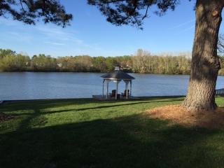 1532 Waterside Dr, Chesapeake, VA 23320-2716
