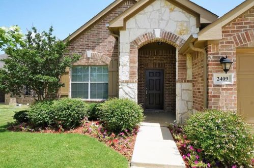 2409 Castle Creek Dr, Oak Point TX  75068-4887 exterior