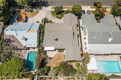 12622 Sarah St, North Hollywood CA  91604-1115 exterior