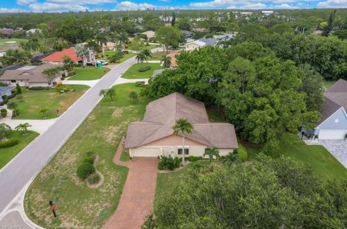1911 Princess Ct, Naples, FL 34110-1018