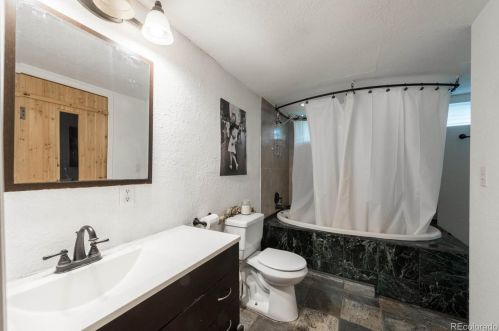 3024 Jasmine St, Denver CO 80207-1349 exterior