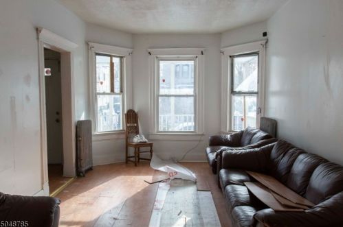 93 16th St, East Orange NJ  07017-5212 exterior