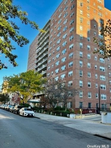 16010 89th Ave, Jamaica NY  11432-3900 exterior