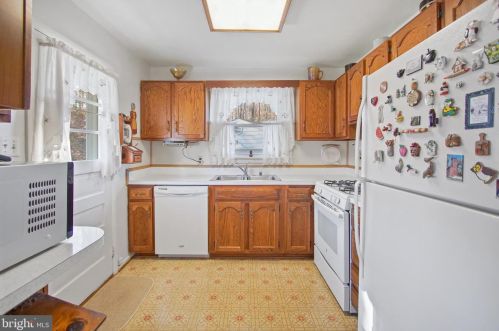 7612 Pollen St, Lorton VA  22079-1636 exterior