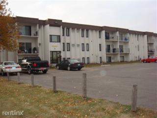 1805 20th St, Moorhead MN  56560-4765 exterior