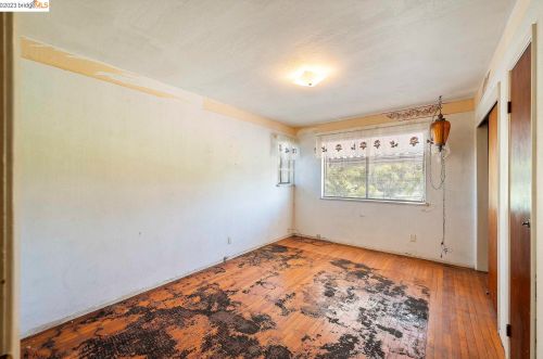 2752 Mabel St, Berkeley CA 94702-2461 exterior