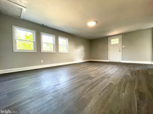 818 Philadelphia Ave, West Deptford NJ  08063-1335 exterior