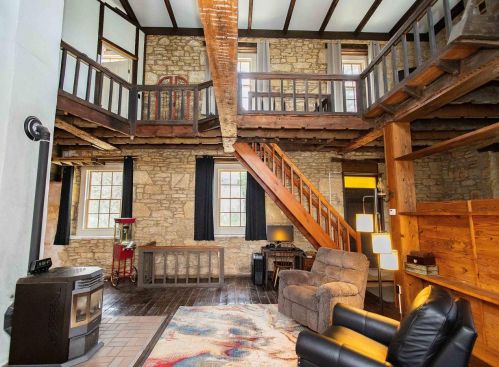 914 Bequette St, Dodgeville WI  53533-1112 exterior