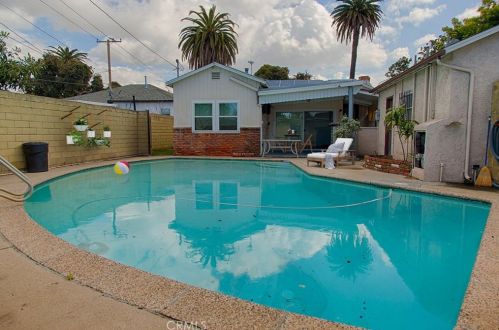 2561 Oregon Ave, Long Beach CA  90806-2826 exterior
