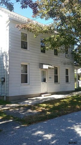 142 Main St, Shrewsbury, PA 17361-1328