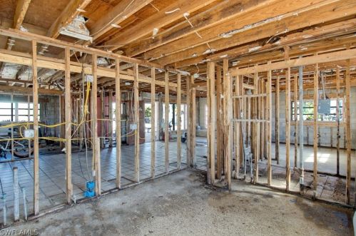 267 Flamingo St, Fort Myers Beach FL  33931-4311 exterior