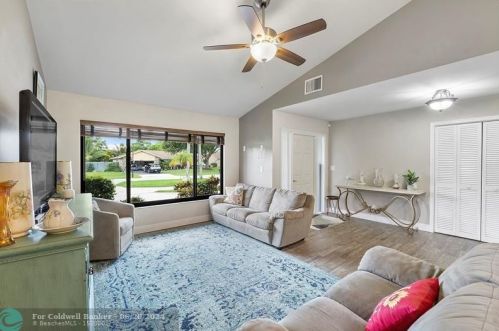 21044 Shady Vis Ln, Boca Raton FL  33428-1156 exterior