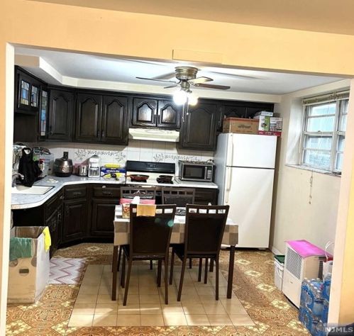 268 3rd St, Palisades Park NJ  07650-1764 exterior