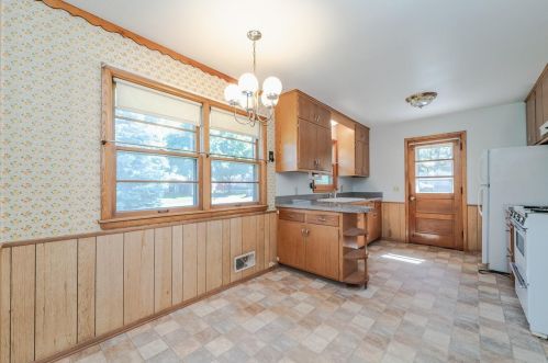 2422 53rd St, South Saint Paul MN  55076-1210 exterior