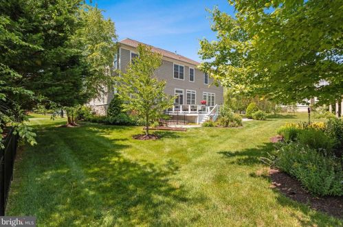 8373 Pedigrue Ct, Gainesville VA  20155-3240 exterior