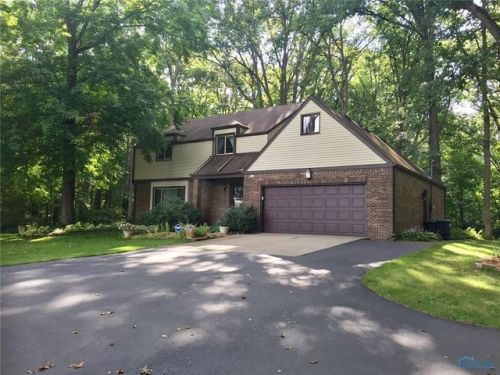 1814 Berkey Rd, Swanton, OH 43558-9620