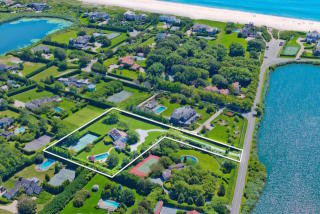 510 Old Town Rd, South Hampton, NY 11968-5086