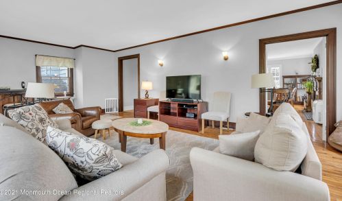 741 Roseld Ave, Tinton Falls NJ  07712-4149 exterior