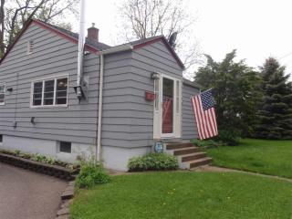 215 Forton St, Stoughton, WI 53589-1605