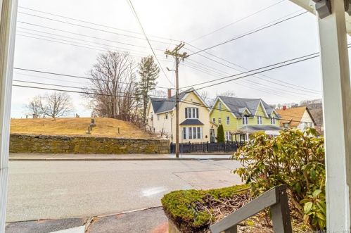 28 Oak St, Norwich CT  06360-5111 exterior