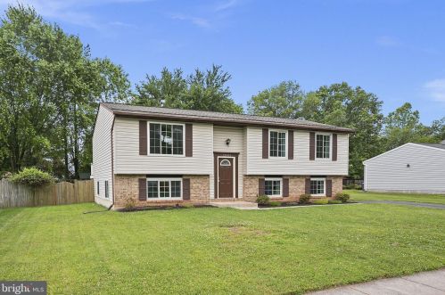 12903 Framingham Ct, Herndon, VA 20171-2616