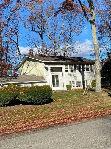 31 Sycamore Ave, Lake Grove, NY 11755-2732