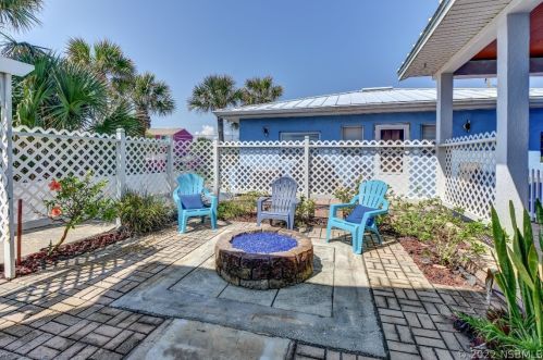 4241 Atlantic Ave, Daytona Beach FL 32127-7004 exterior