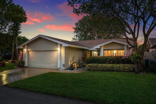 1 Hammond Pl, Boynton Beach, FL 33426-7754