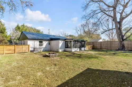 1463 Goblet Ave, Mount Pleasant SC  29464-4831 exterior