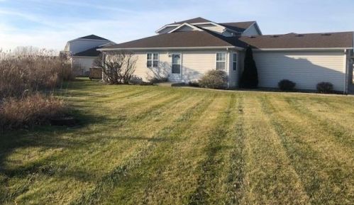 148 Mallard Pointe Dr, Valpo, IN 46385-7998