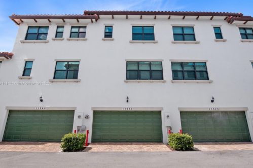 11517 15th St, Hollywood, FL 33025-2509