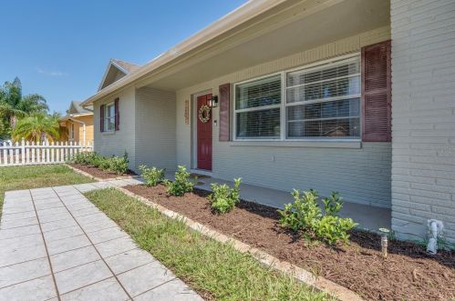 7201 Fireside Dr, Port Richey, FL 34668-5724