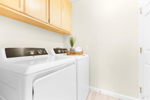 5518 Rainbow Cir, Santa Rosa CA  95409-4376 exterior