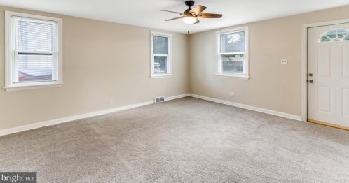 104 South Pl, New Castle DE  19720-2736 exterior