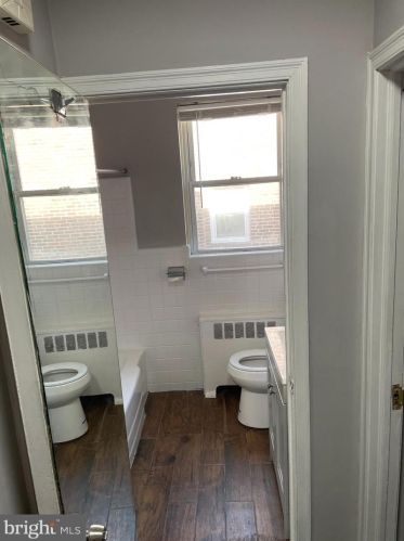 412 Gln Echo Rd, Philadelphia PA 19119-2915 exterior