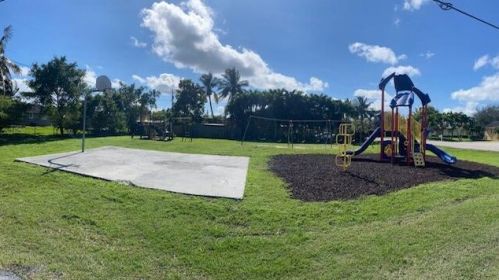 2101 Avenue, Belle Glade FL  33430 exterior