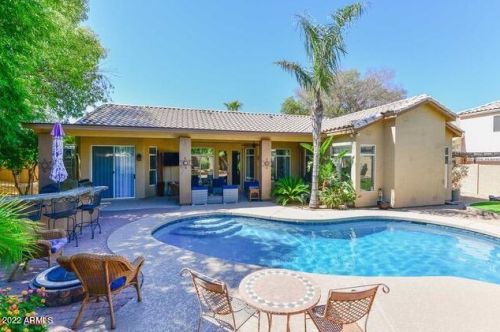 7242 Via Montoya Dr, Glendale, AZ 85310-5281