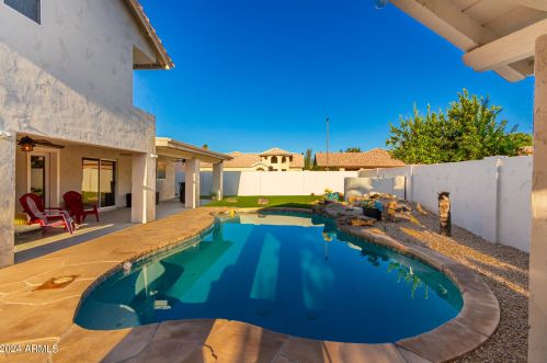 5717 Soft Wind Dr, Glendale AZ  85310-3643 exterior