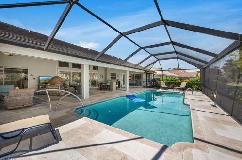 4606 Ashton Ct, Naples FL  34112-8822 exterior