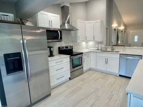 4580 1st Ave, Naples FL  34119-2651 exterior