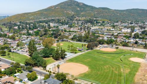 6623 Ballinger Ave, San Diego CA  92119-1822 exterior