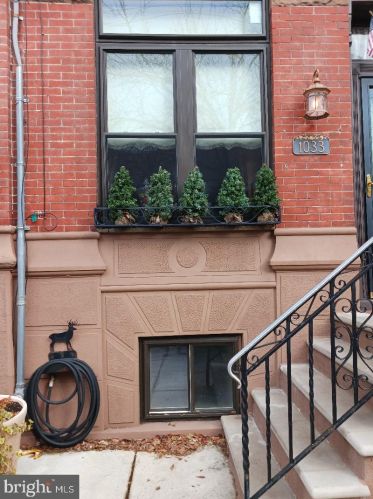 1033 Jackson St, Philadelphia, PA 19148-3010
